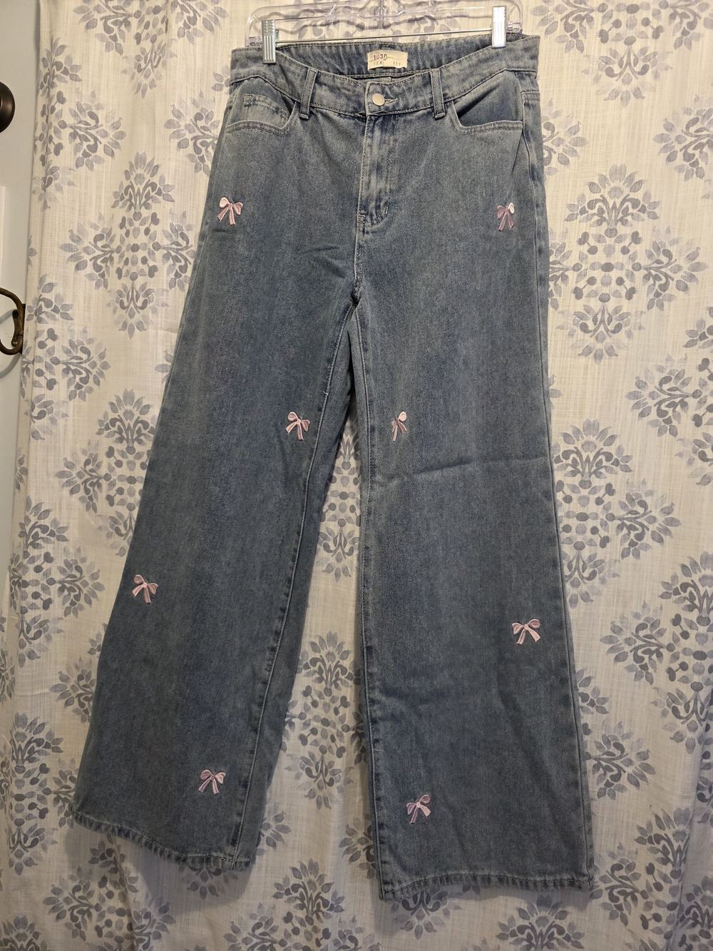 Wide-Leg Denim Jeans with Pink Bow Embroidery - Women